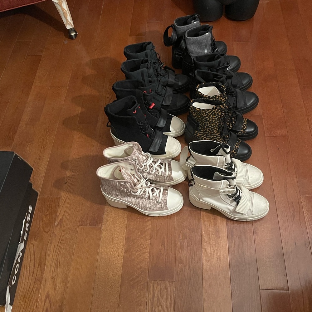 Converse. NWT/ box. ( ea) nwt. (Leopard $65)